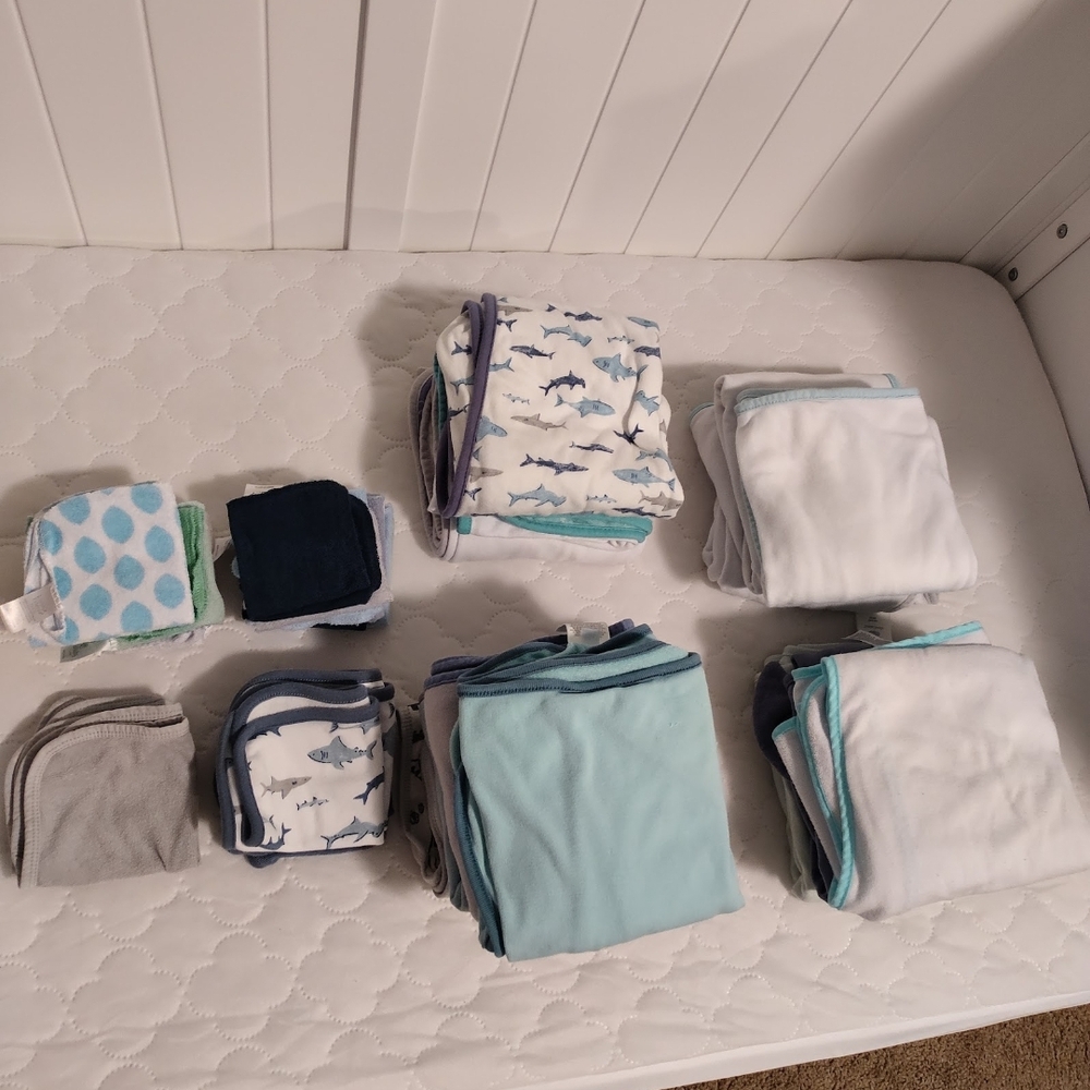 Gerber Baby towel and wash Cloth Set .